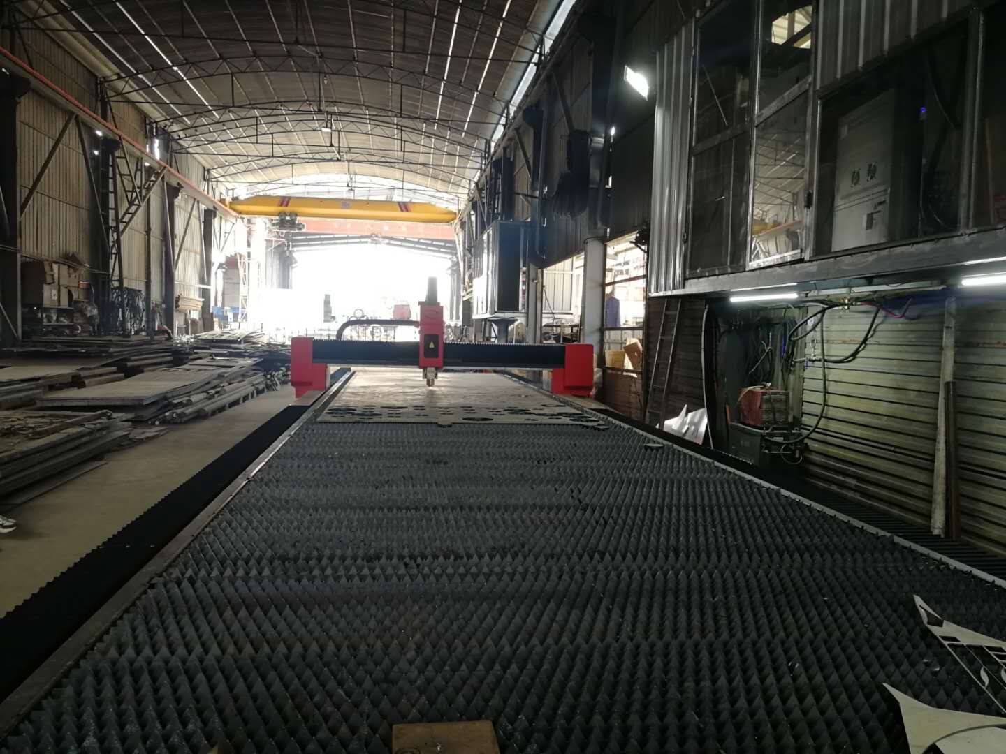 1.5万瓦激光切割机在金属行业的应用(图2)